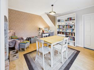 Dining Room- click for photo gallery